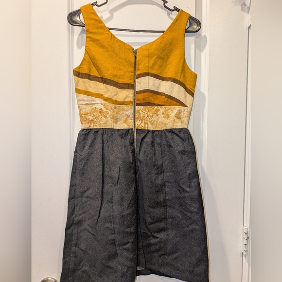 "handcut by preloved" Kiki dress made from vintage Wool & Materials - Picture 2 of 5